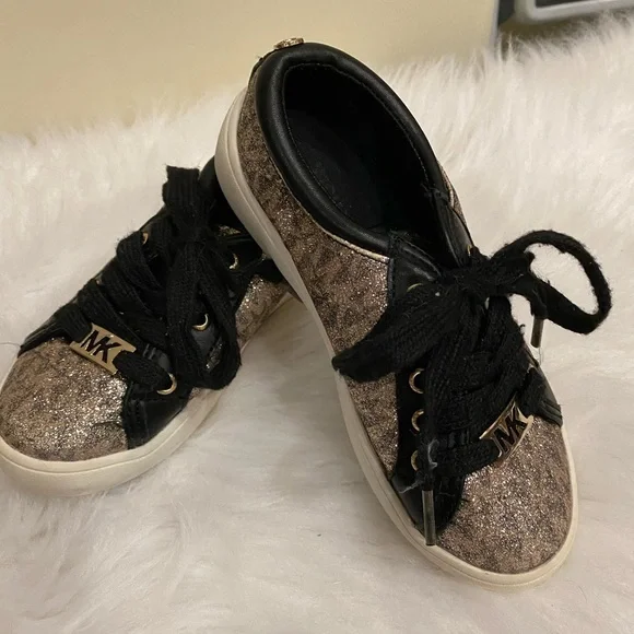 MK shoes - Picture 2 of 6